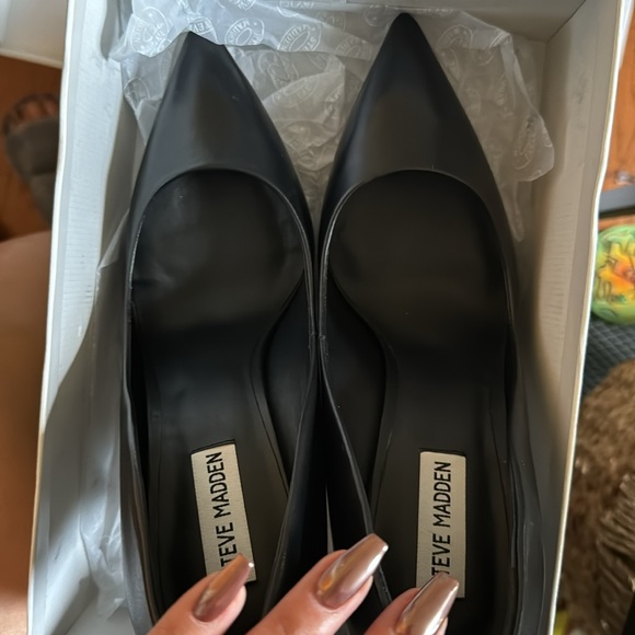 Like new. Worn once for an interview - Picture 3 of 3